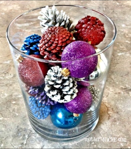 painted-pine-cones-Christmas-decoration